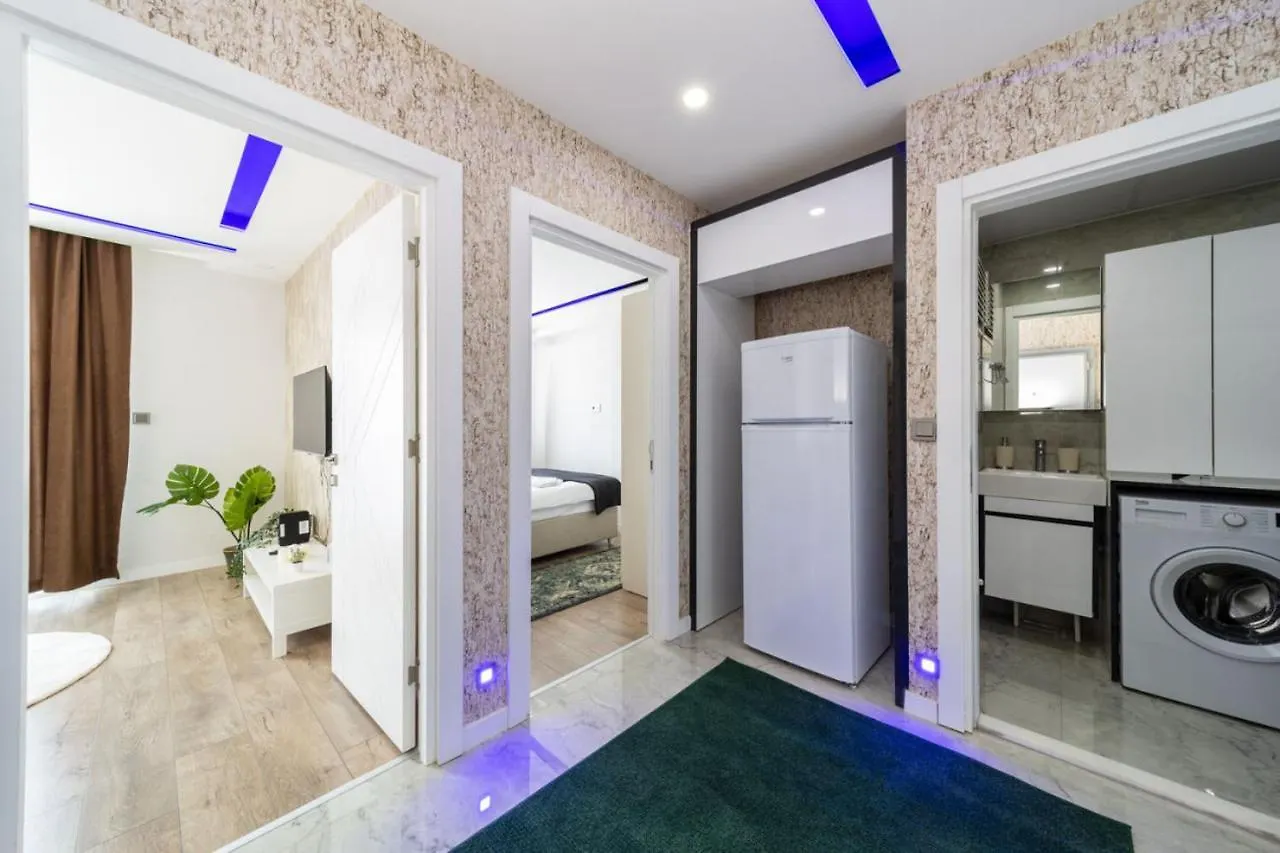 Modern And Central Home Near Beach In The Heart Of Antalya Apartament